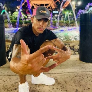 Meet your Posher, Derrick